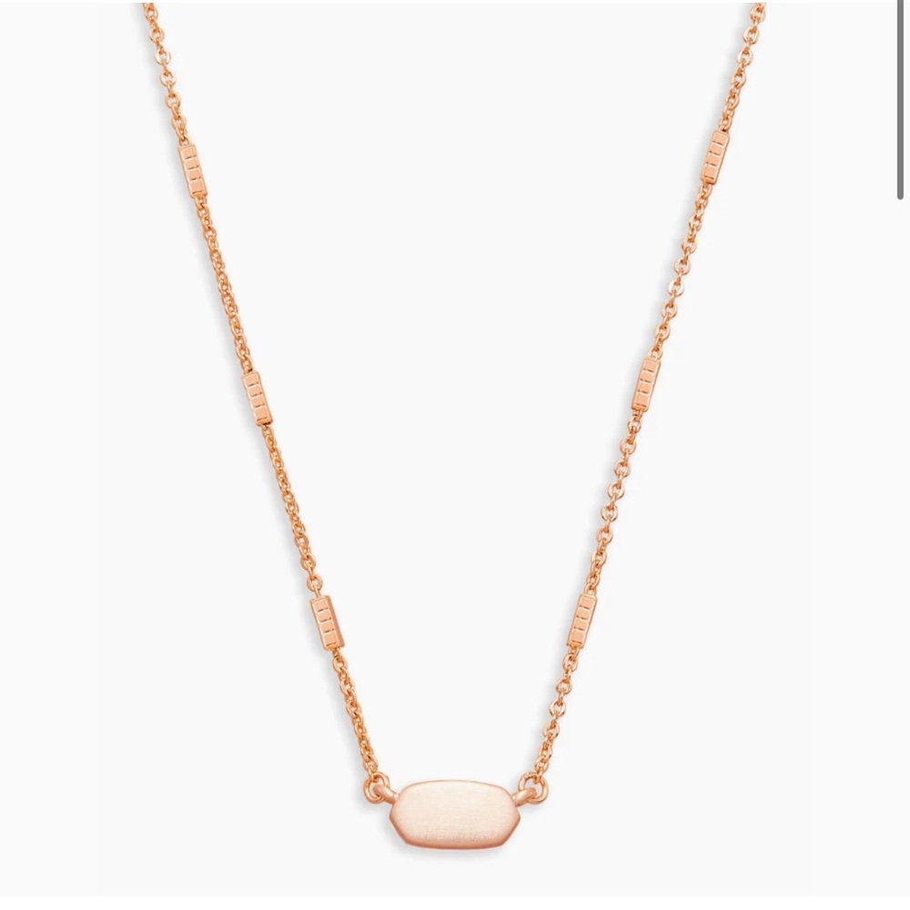 Kendra Scott necklace